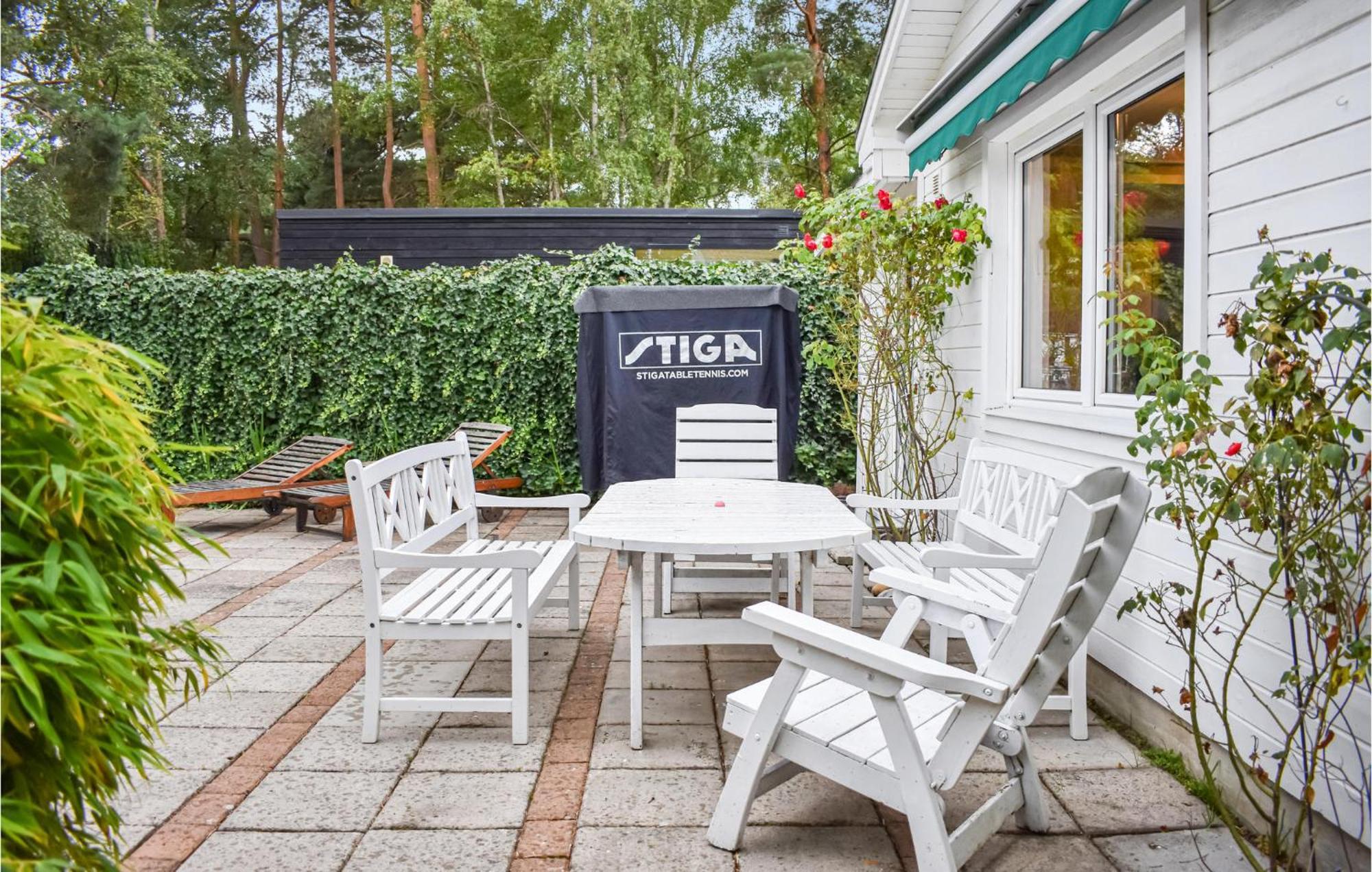 1 Bedroom Amazing Home In Hoellviken Exteriér fotografie
